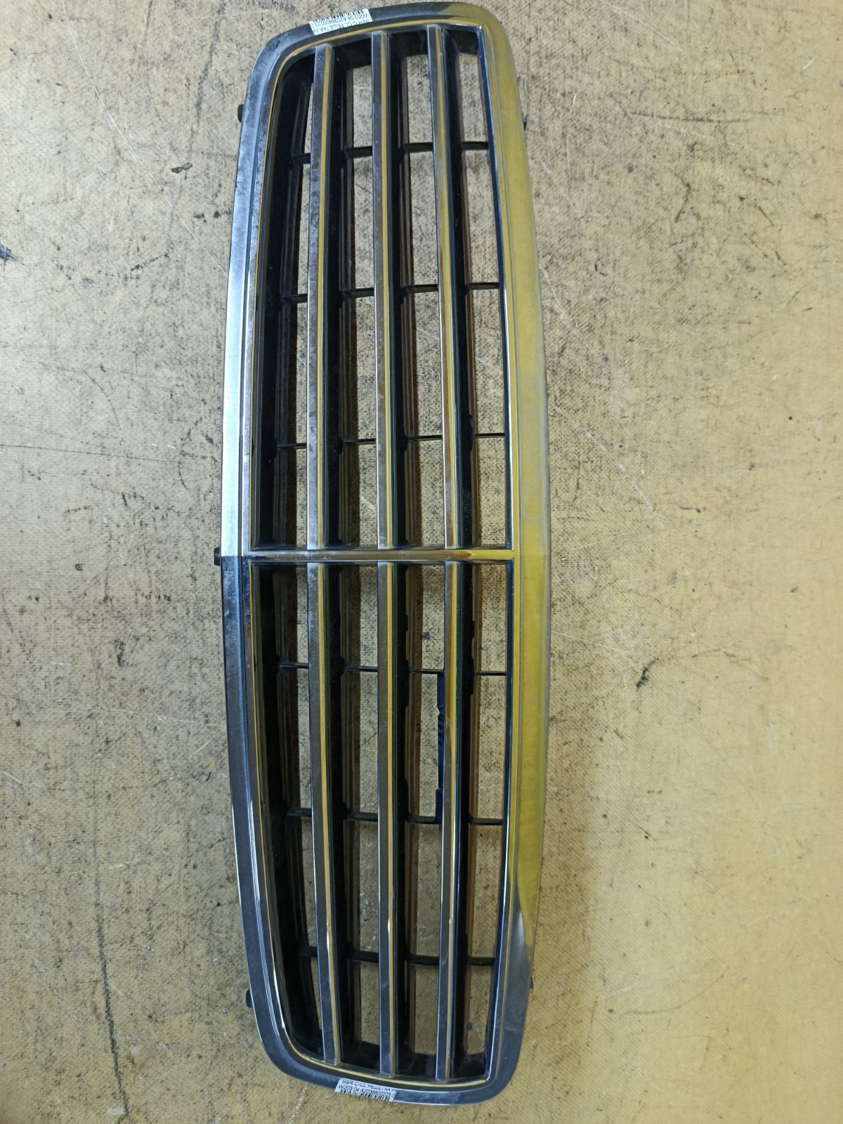 Решетка радиатора A2038800223 на Mercedes-Benz C-Class W203.045 Фото 1