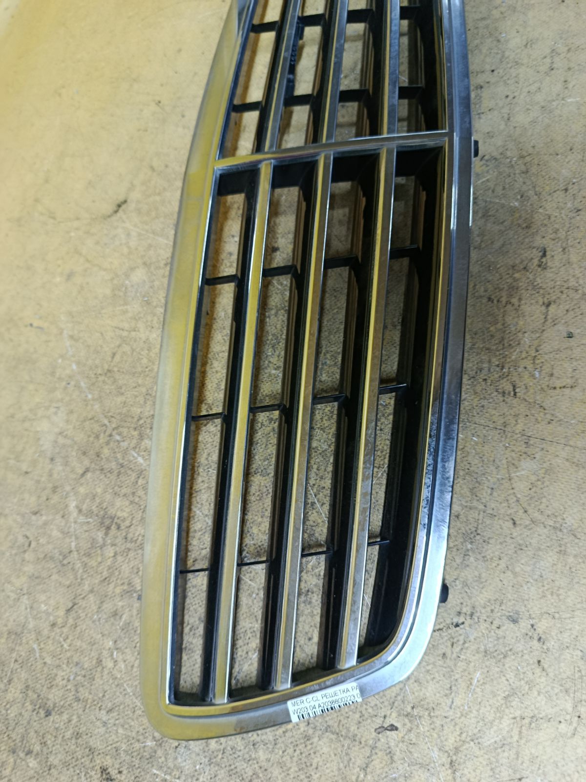 Решетка радиатора A2038800223 на Mercedes-Benz C-Class W203.045 Фото 2