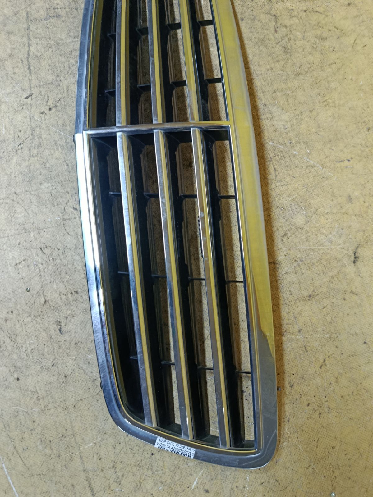 Решетка радиатора A2038800223 на Mercedes-Benz C-Class W203.045 Фото 3