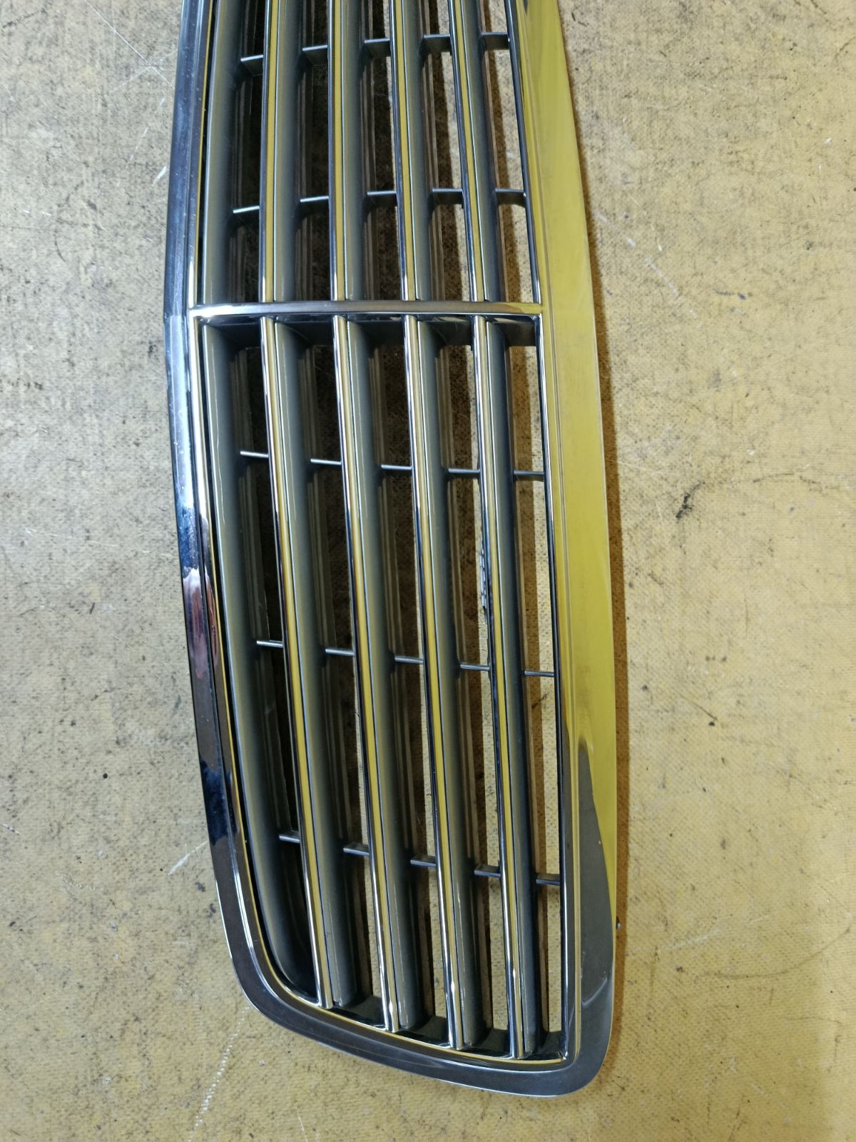 Решетка радиатора A2038800183 на Mercedes-Benz C-Class W203.045 Фото 2