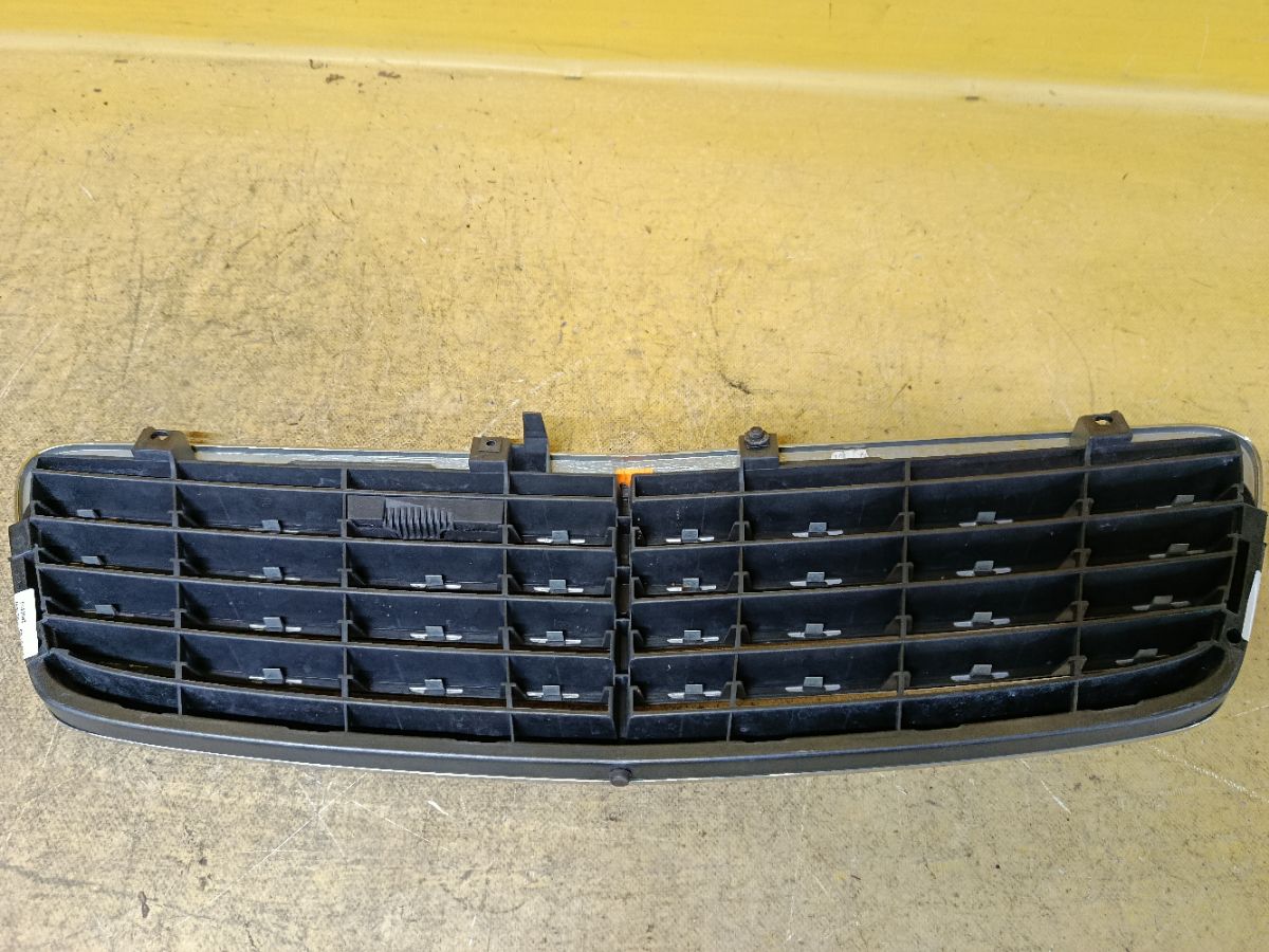 Решетка радиатора A2038800183 на Mercedes-Benz C-Class W203.045 Фото 4