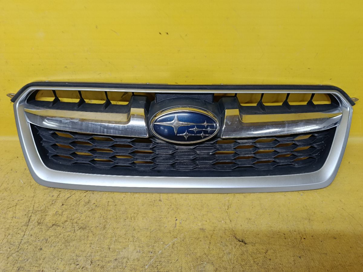 Решетка радиатора 91121FJ000/010/030 на Subaru Impreza GP7 Фото 1