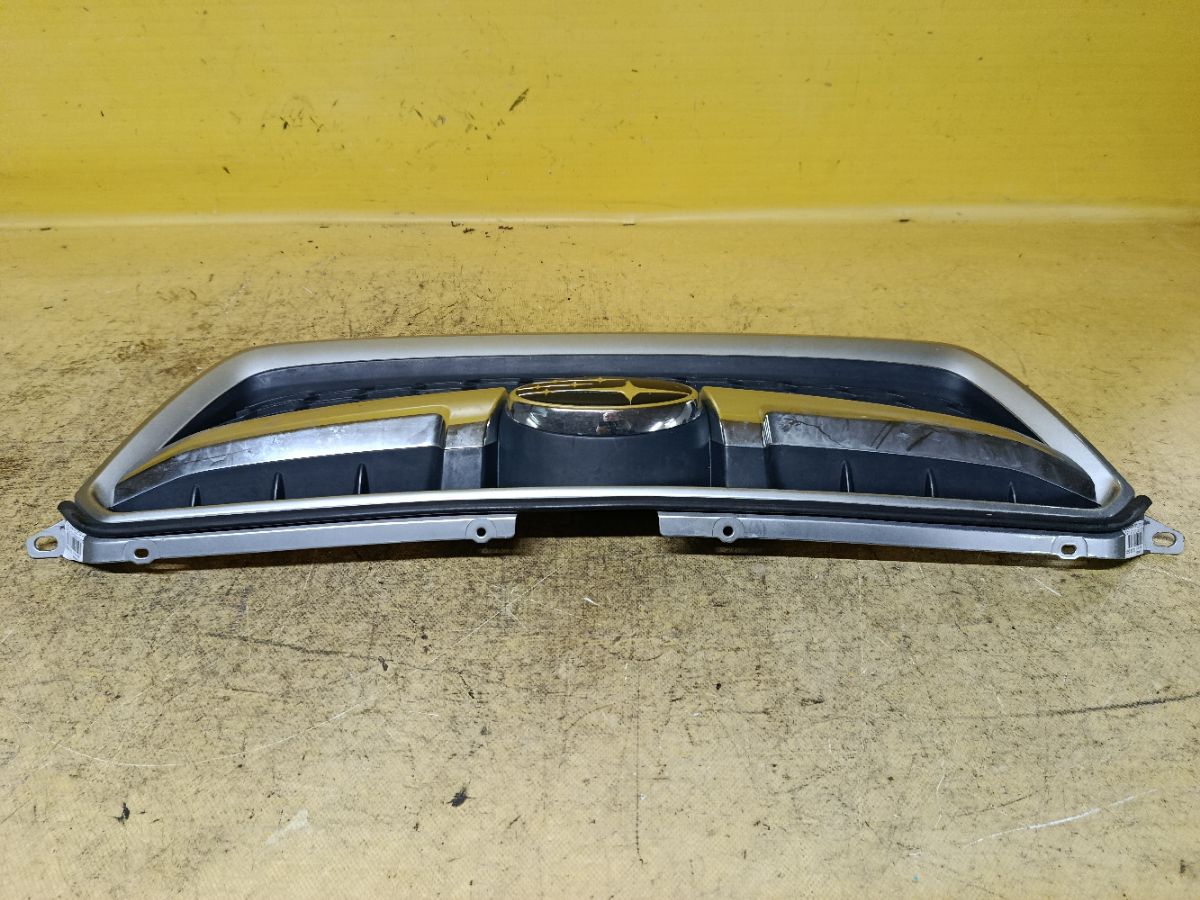 Решетка радиатора 91121FJ000/010/030 на Subaru Impreza GP7 Фото 2