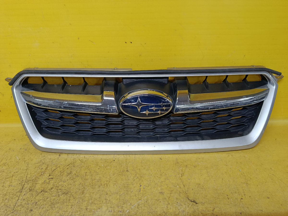 Решетка радиатора 91121FJ000/010/030 на Subaru Impreza GP7 Фото 1