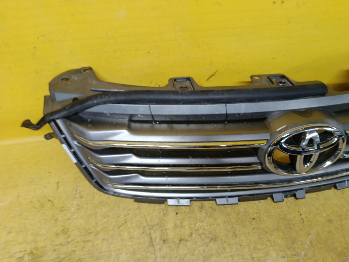 Решетка радиатора 53101-42210 на Toyota Vanguard ACA33W Фото 2