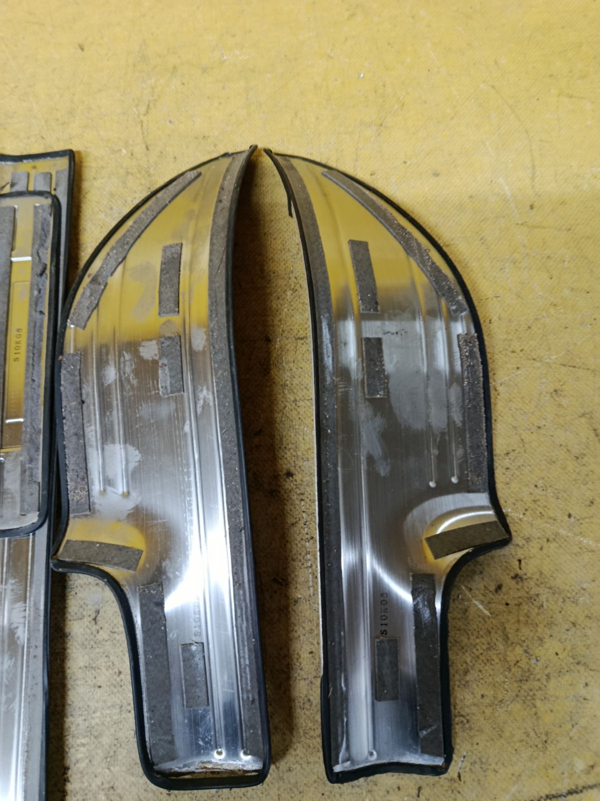 Накладка на порог салона на Mitsubishi Outlander CW5W Фото 6