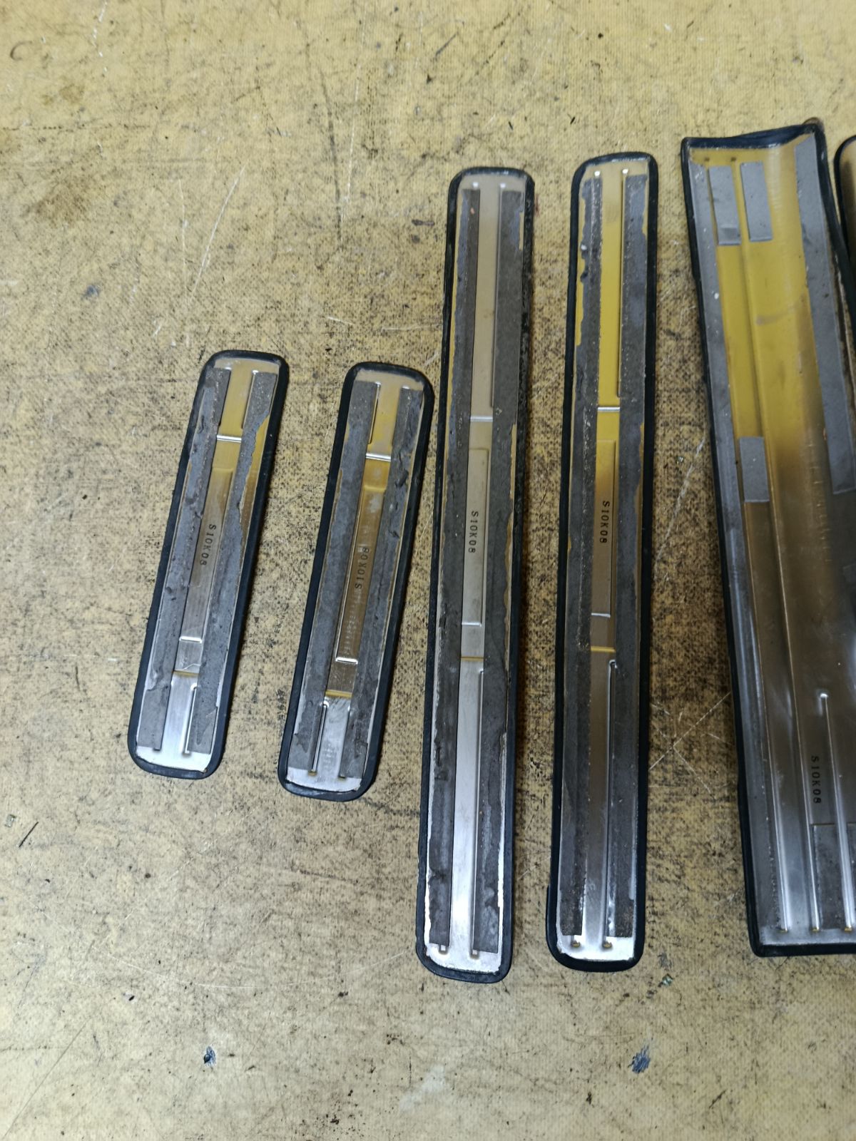 Накладка на порог салона на Mitsubishi Outlander CW5W Фото 8