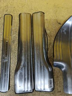 Накладка на порог салона на Mitsubishi Outlander CW5W Фото 2