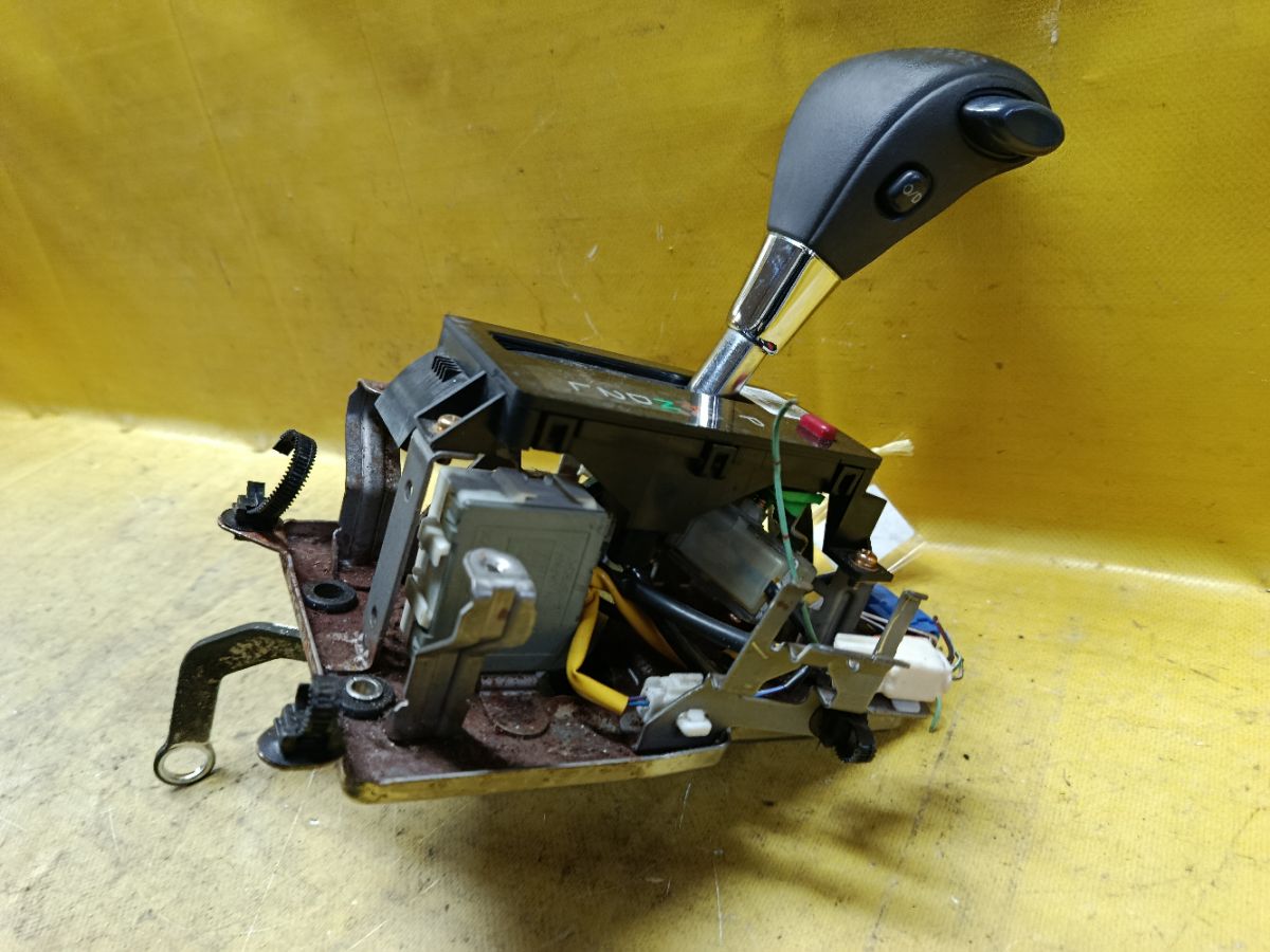 Ручка КПП 85933-30100 на Toyota Crown JZS153 Фото 4