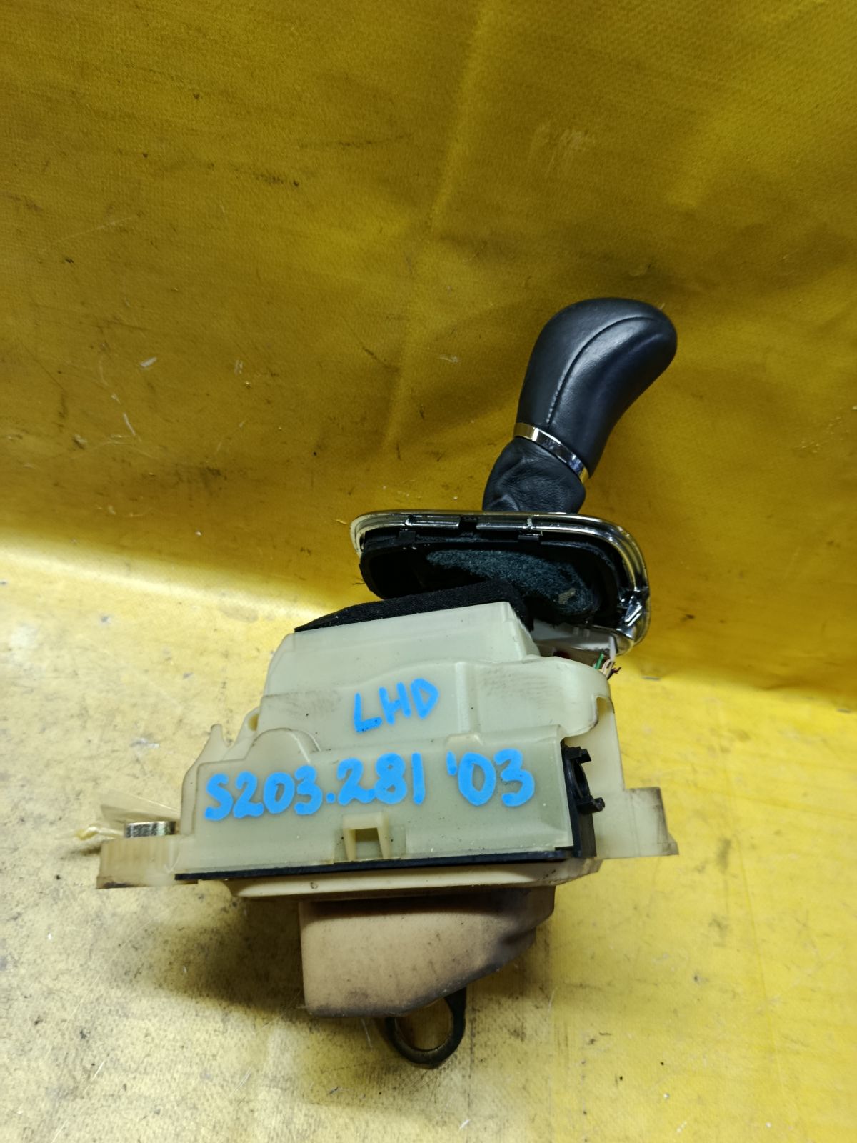 Ручка КПП A2032678024 на Mercedes-Benz C-Class Station Wagon S203.281 Фото 3