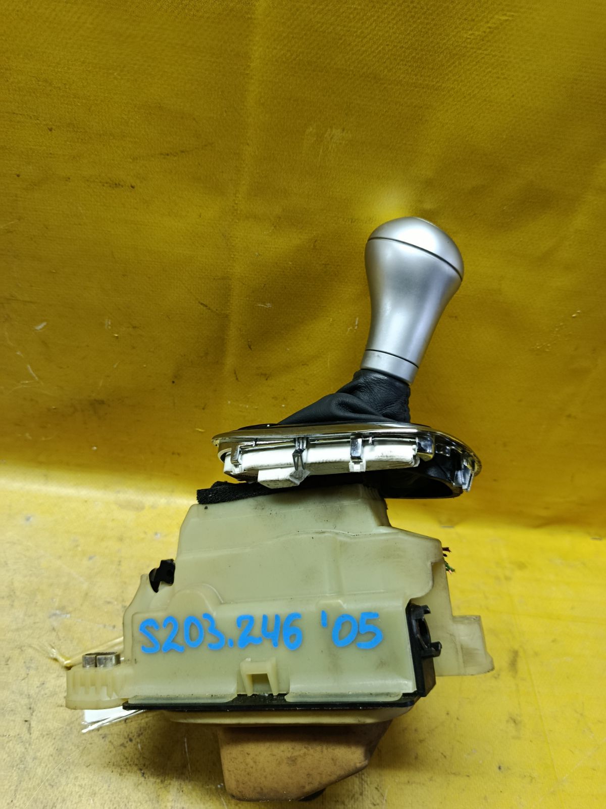 Ручка КПП A2032678524 на Mercedes-Benz C-Class Station Wagon S203.246 Фото 2