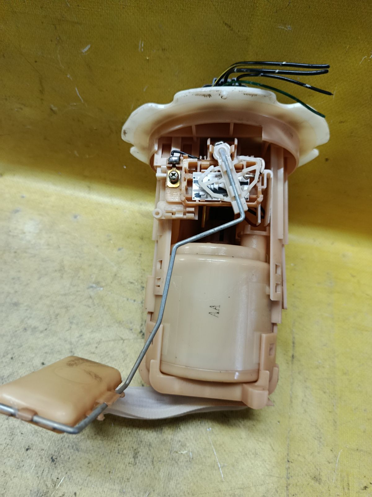 Бензонасос на Nissan Sunny FB15 QG15DE Фото 2