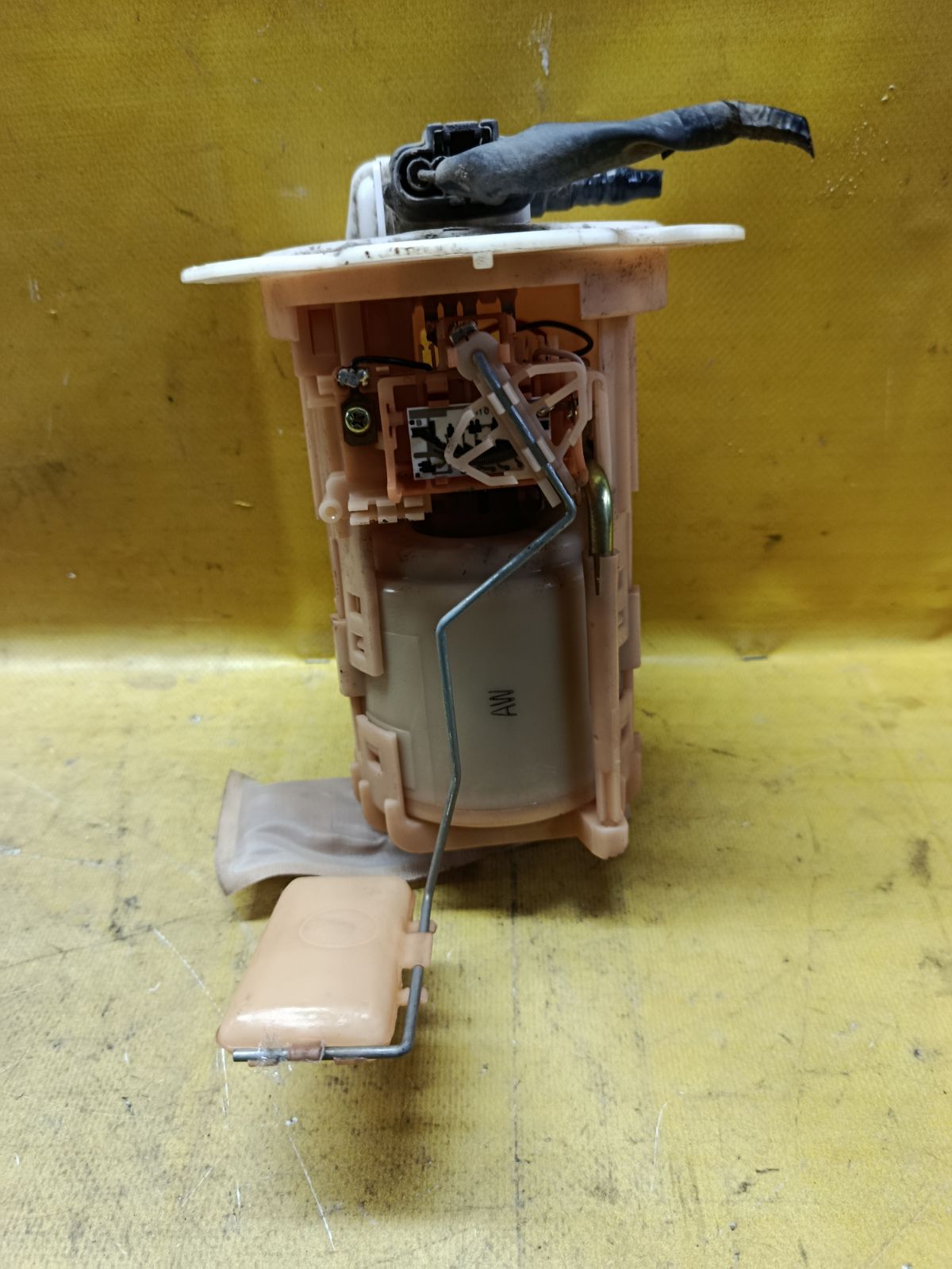 Бензонасос на Nissan Sunny FB15 QG15DE Фото 2