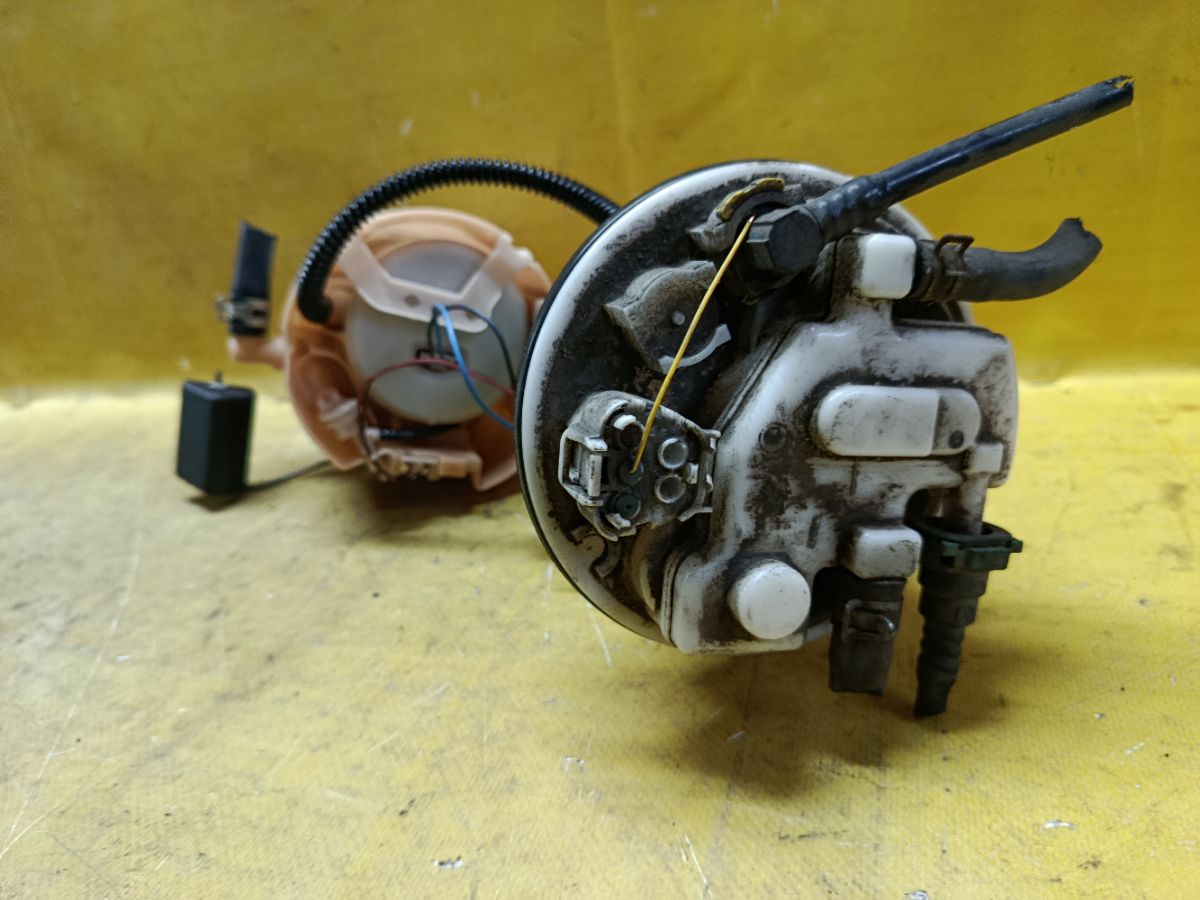 Бензонасос на Toyota Corolla Fielder NZE144G 1NZ-FE Фото 1