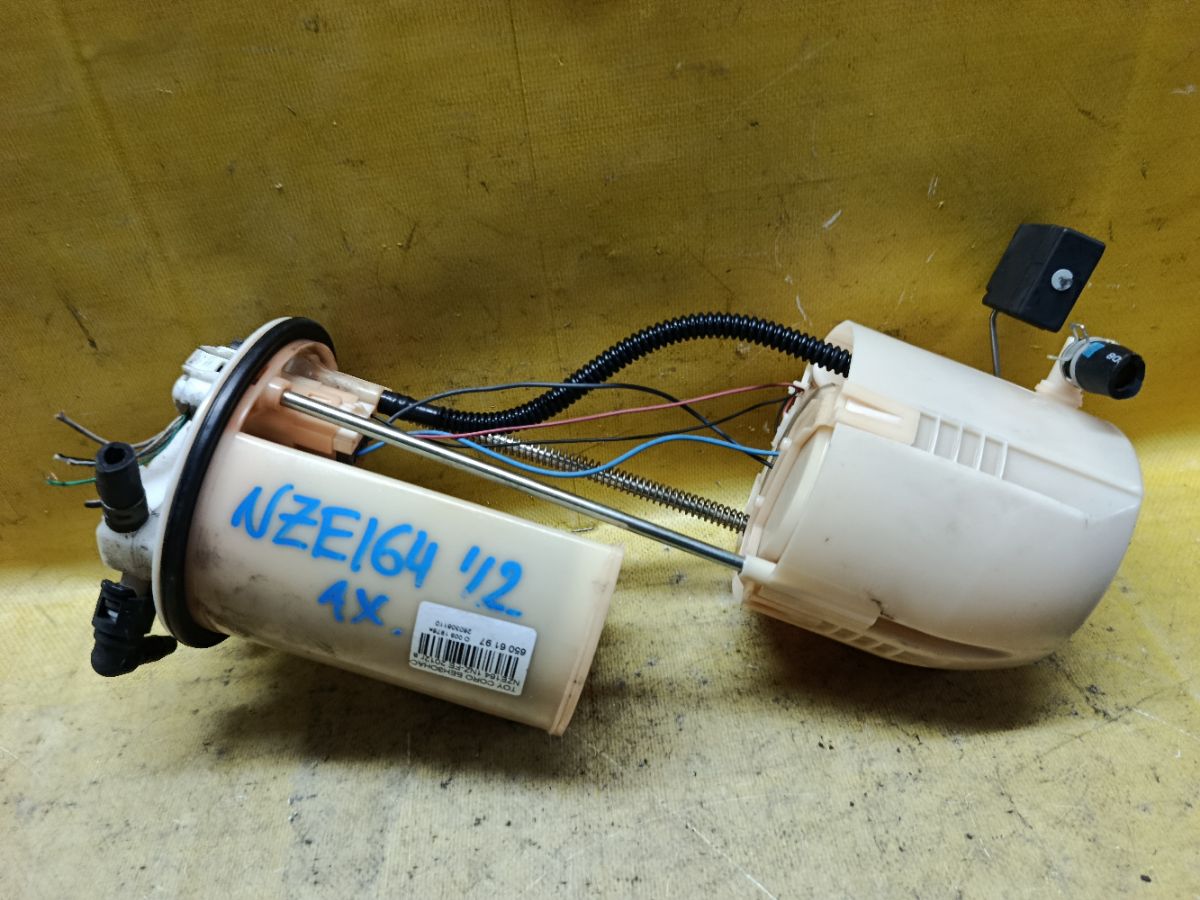 Бензонасос на Toyota Corolla Axio NZE164 1NZ-FE Фото 3