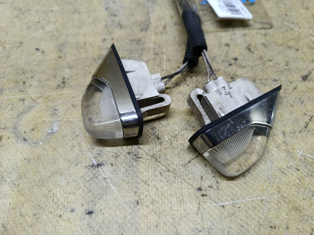 Поворотник в крыло 81731-50090 на Toyota Crown JZS153 Фото 2