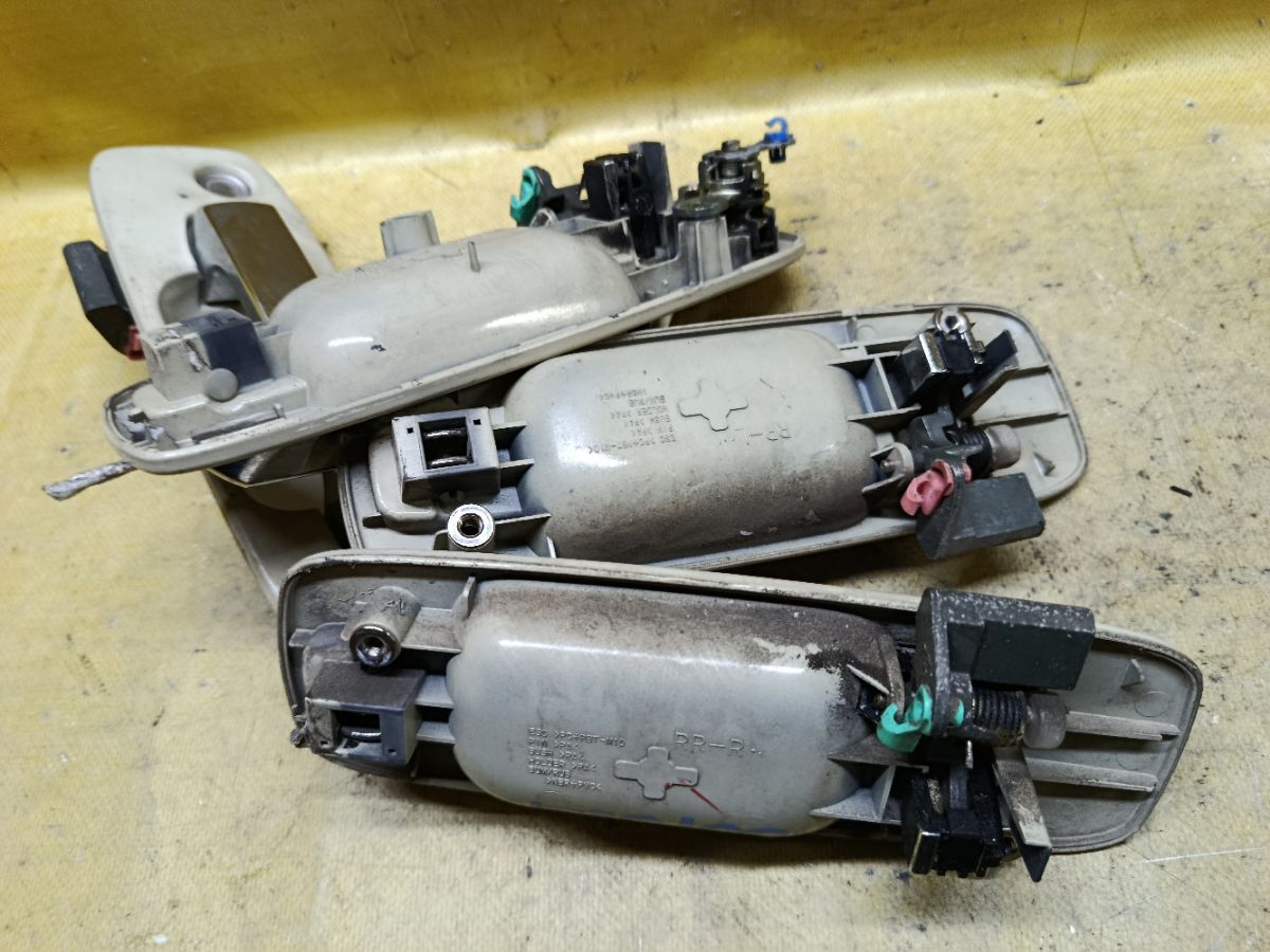 Ручка двери на Nissan X-Trail NT30 Фото 3