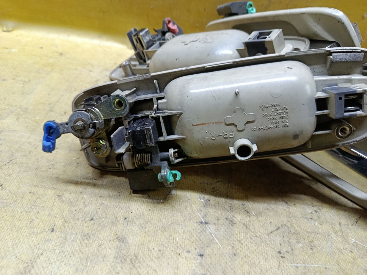 Ручка двери на Nissan X-Trail NT30 Фото 4