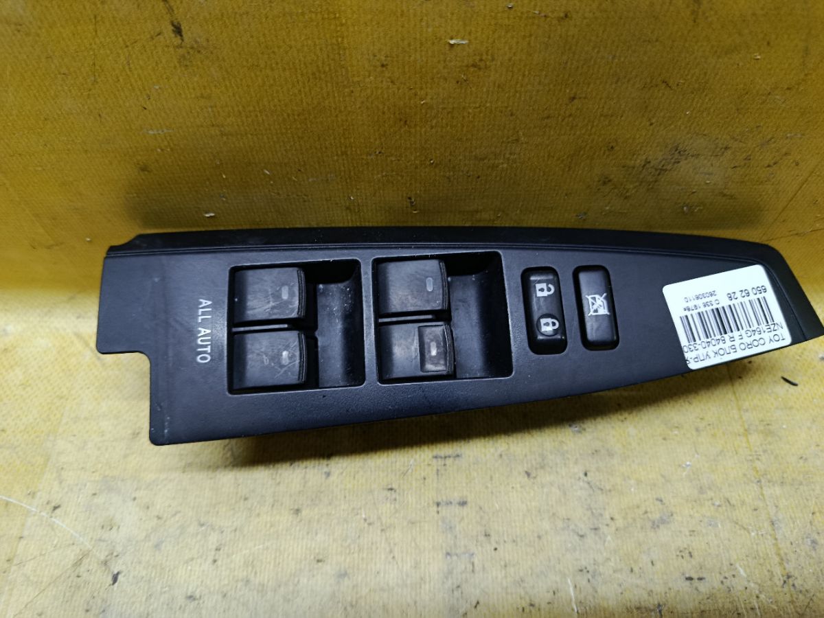 Блок упр-я стеклоподъемниками 84040-33080 на Toyota Corolla Fielder NZE164G Фото 1