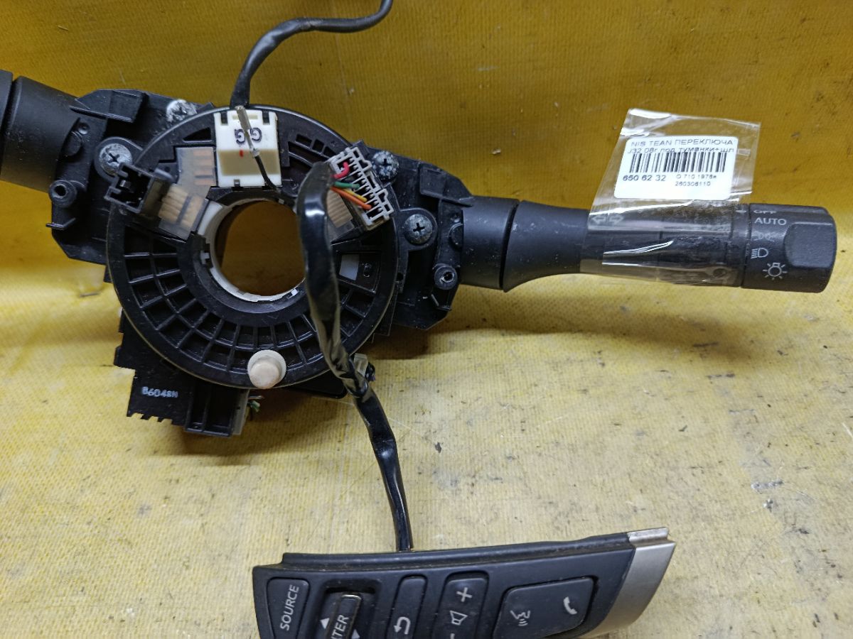 Переключатель поворотов на Nissan Teana J32 Фото 3