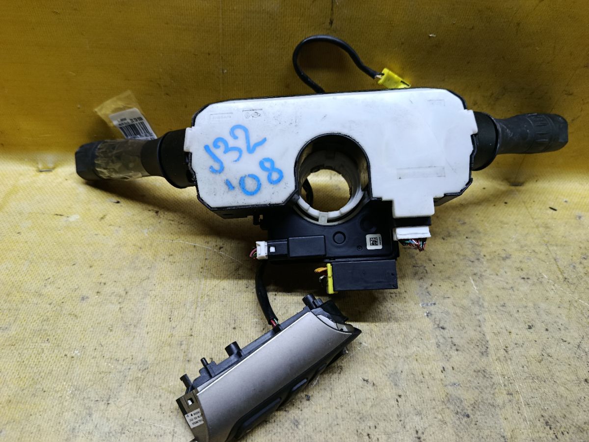 Переключатель поворотов на Nissan Teana J32 Фото 4