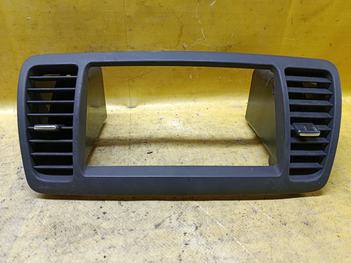 Консоль магнитофона на Subaru Legacy BL5 Фото 1