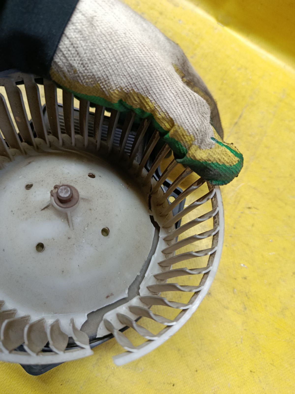 Мотор печки на Mitsubishi Lancer Cedia Wagon CS5W Фото 3