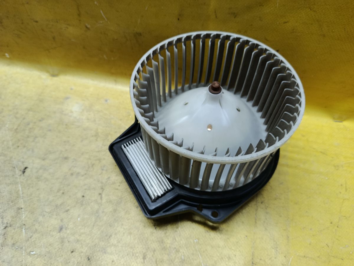 Мотор печки на Nissan Ad Van VFY11 Фото 2