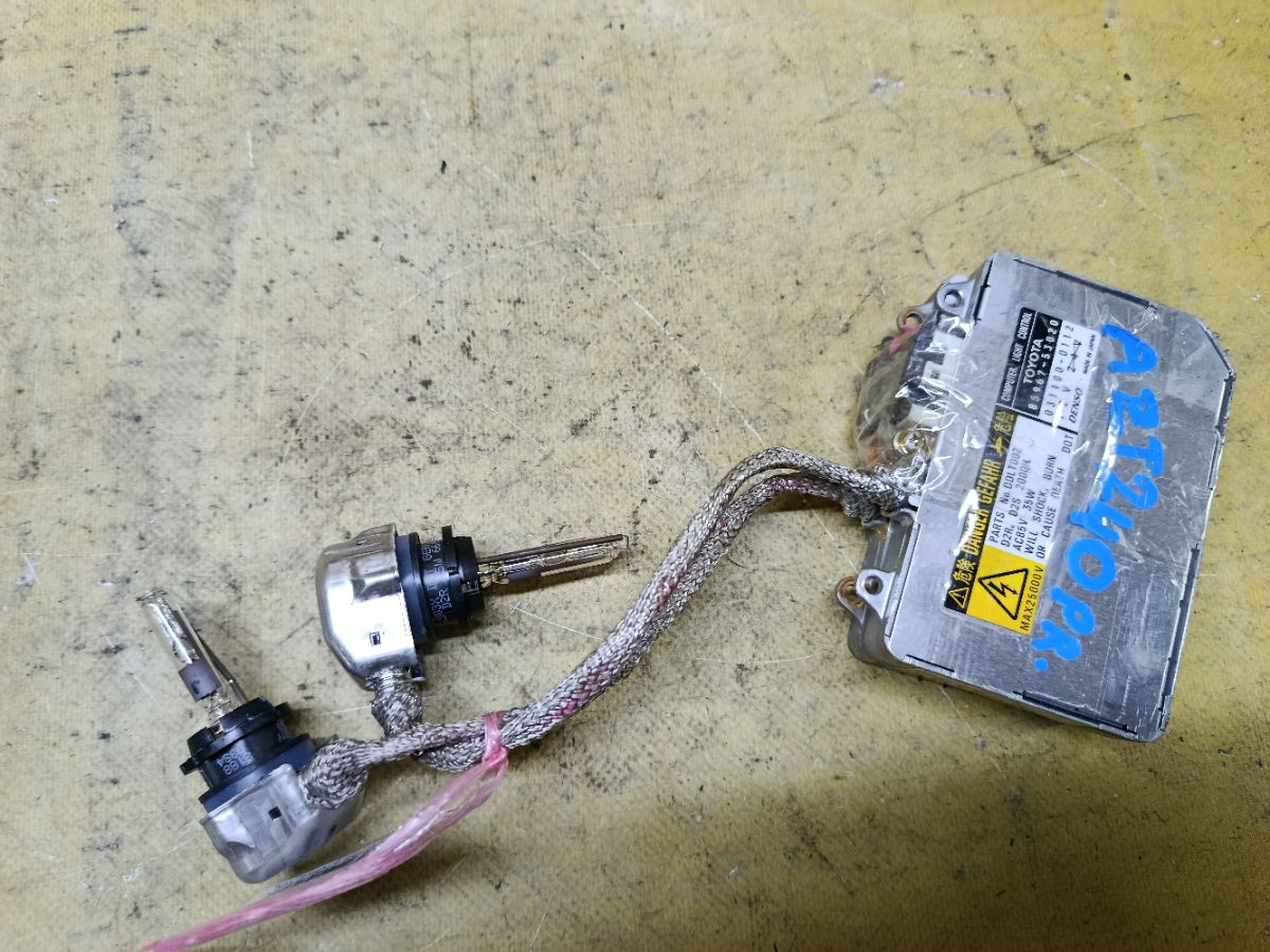 Блок розжига ксенона 85967-53020 на Toyota Premio AZT240 Фото 1