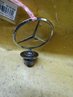 Эмблема на Mercedes-Benz C-Class W203 Фото 3