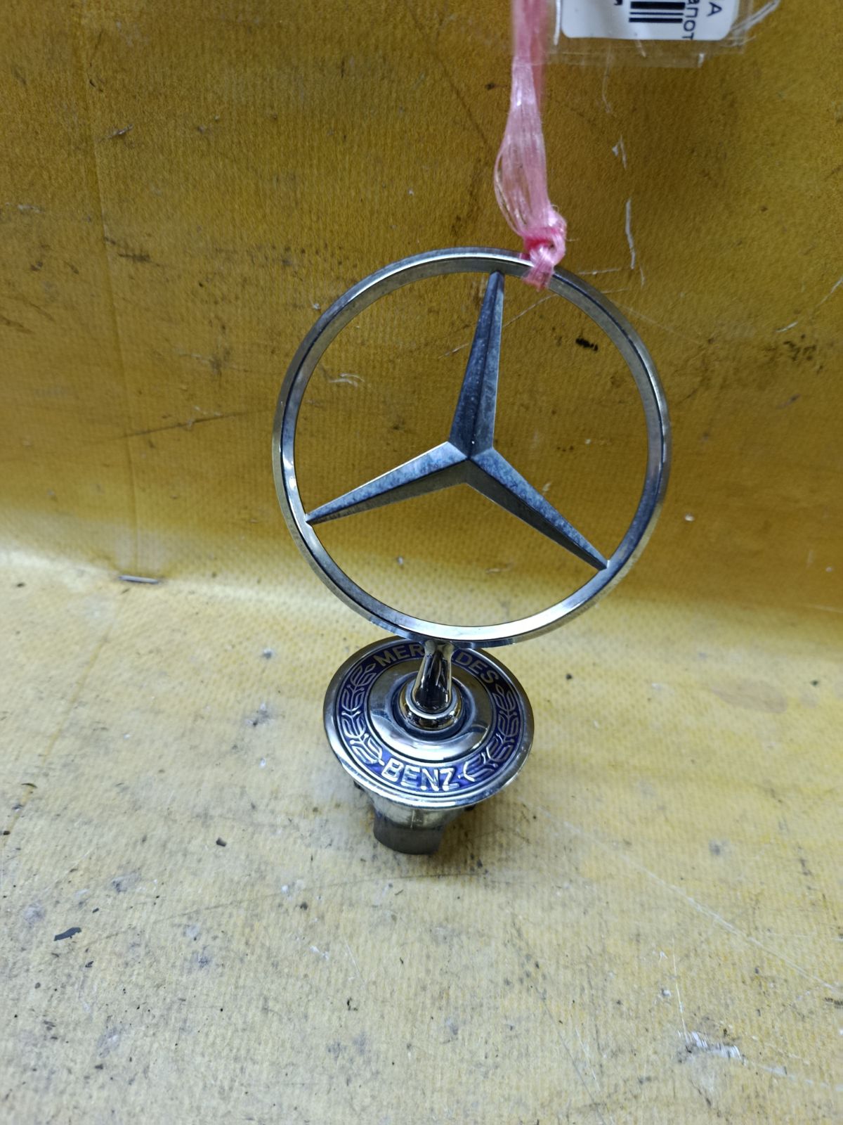 Эмблема на Mercedes-Benz C-Class W203 Фото 1