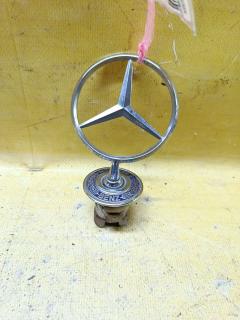 Эмблема на Mercedes-Benz C-Class W203, Переднее расположение