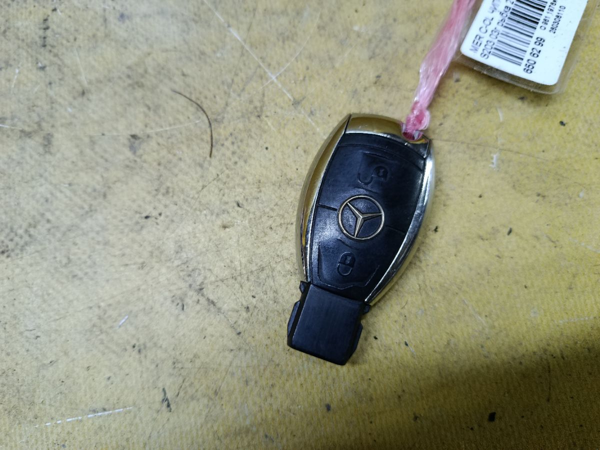 Чип-ключ на Mercedes-Benz C-Class Station Wagon S203 Фото 1