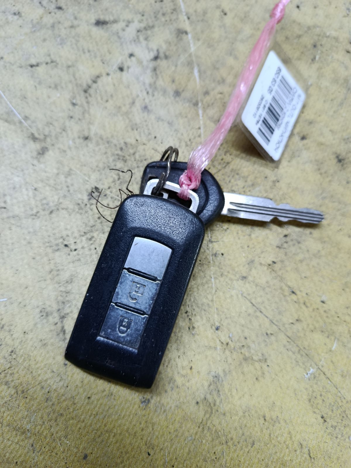 Чип-ключ на Mitsubishi Outlander CW5W Фото 1