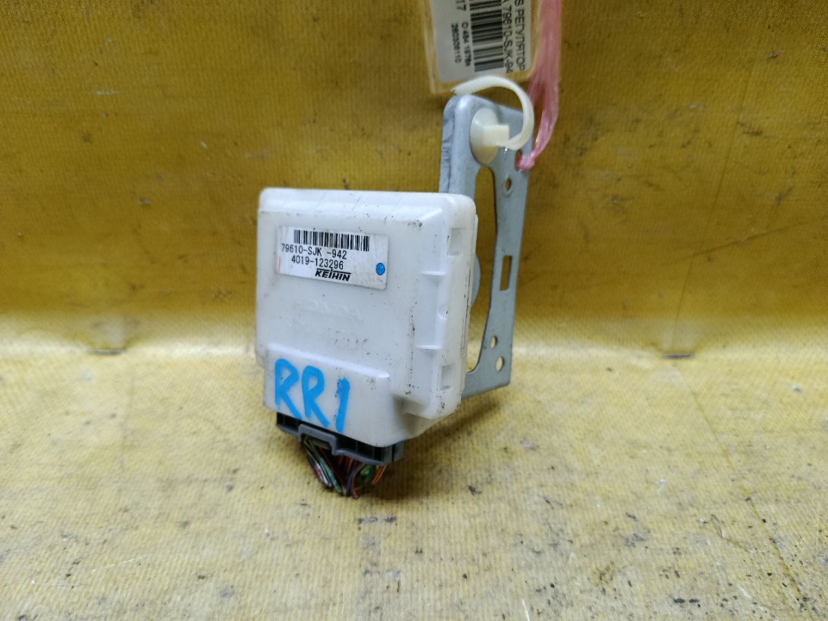 Регулятор скорости мотора отопителя 79610-SJK-942 на Honda Elysion RR1 K24A Фото 1