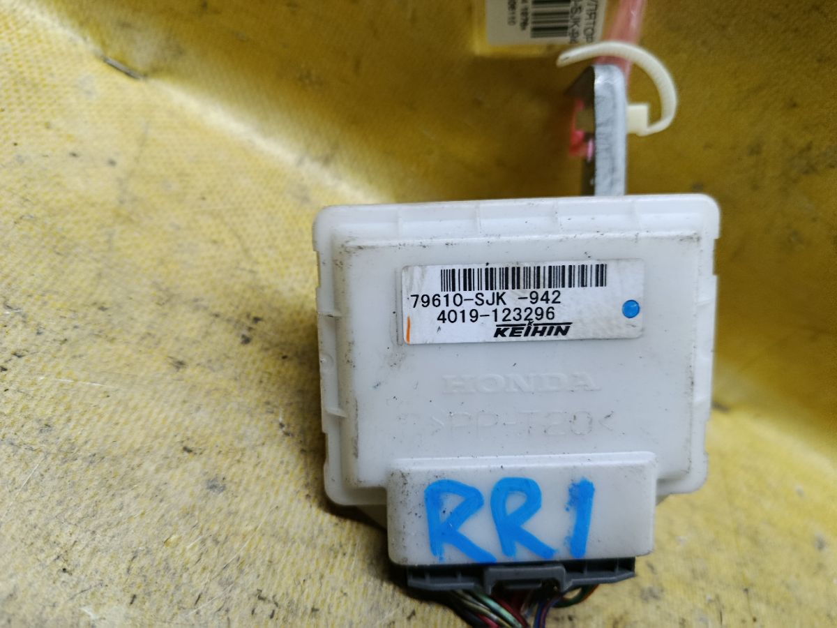 Регулятор скорости мотора отопителя 79610-SJK-942 на Honda Elysion RR1 K24A Фото 2