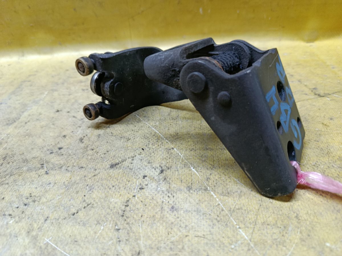 Ролик двери на Honda Freed GB4 Фото 2