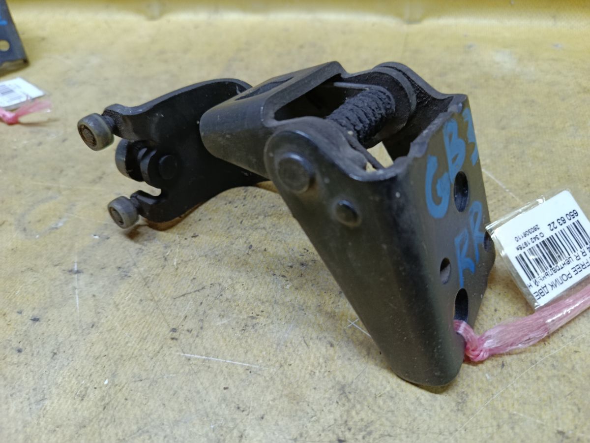 Ролик двери на Honda Freed GB4 Фото 1