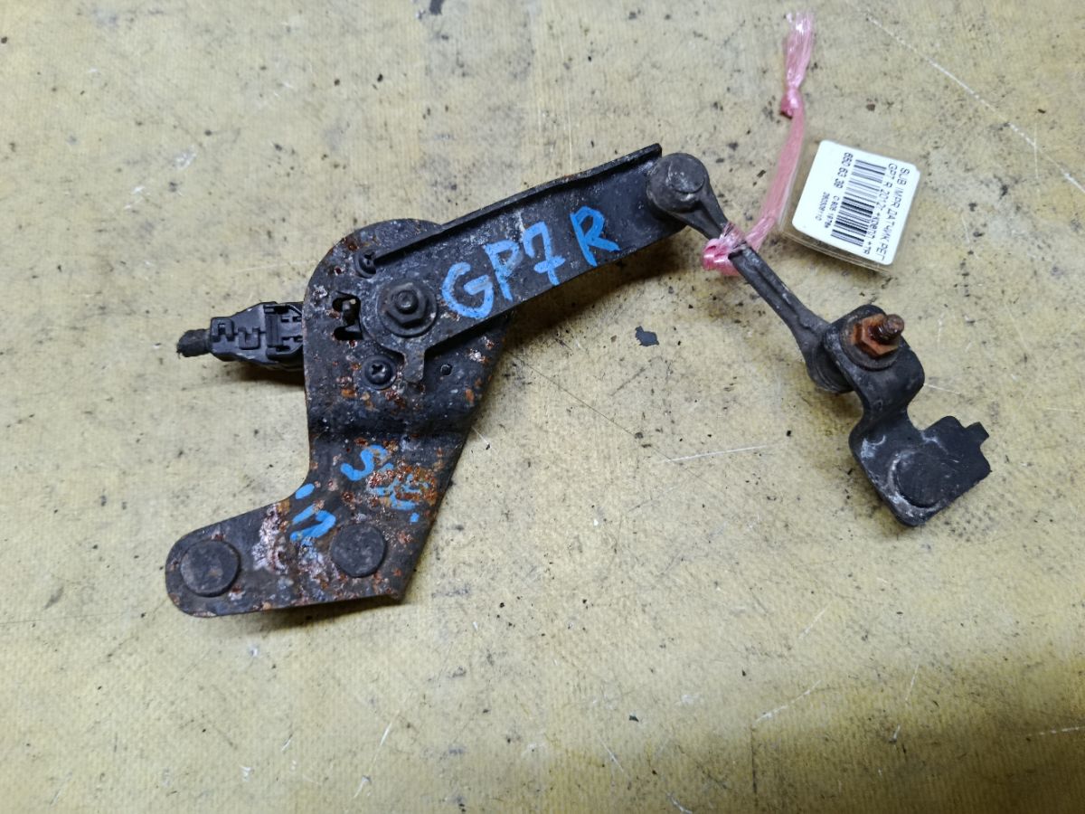 Датчик регулировки наклона фар на Subaru Impreza GP7 Фото 2