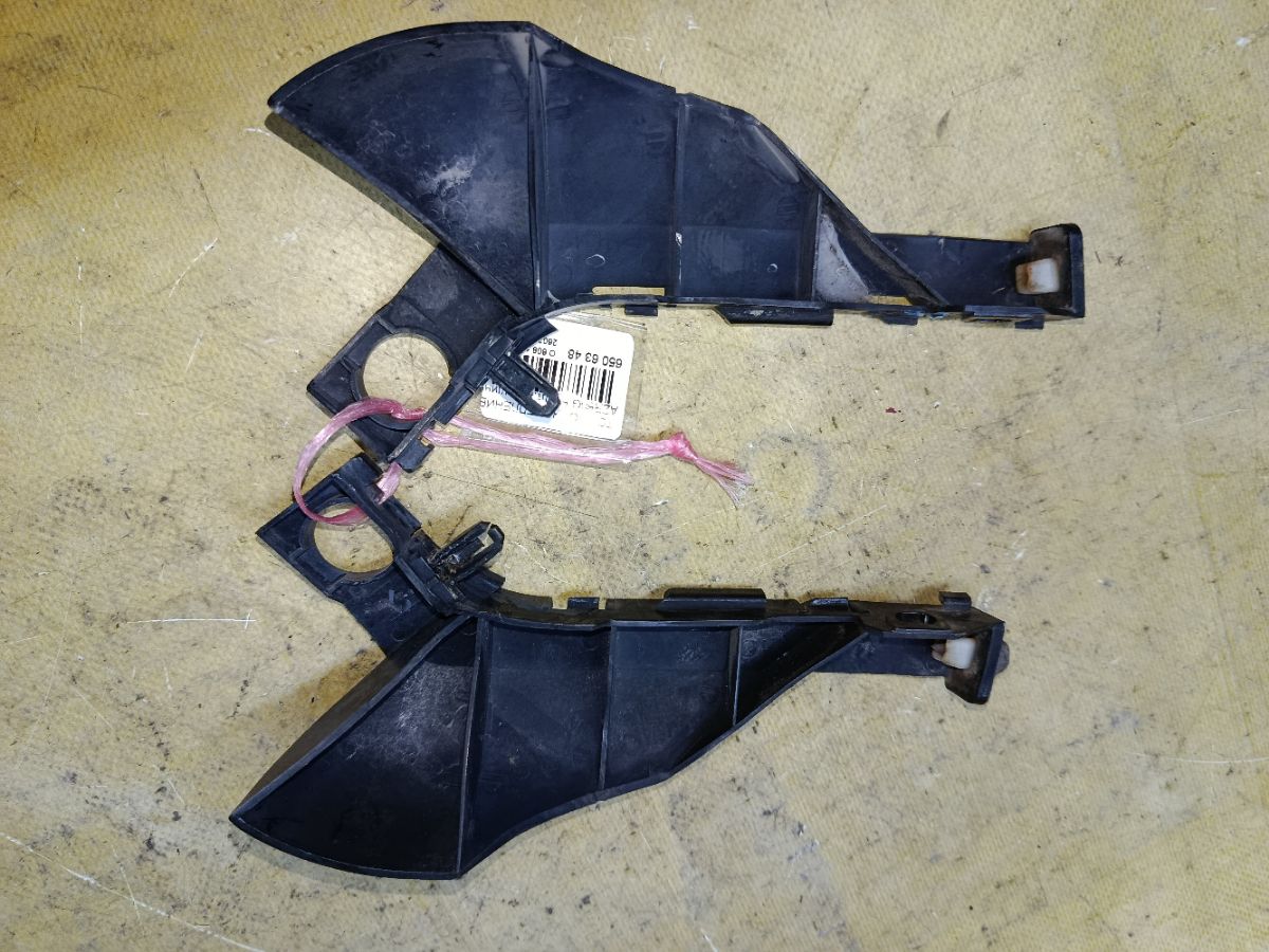 Крепление бампера на Toyota Noah AZR60G Фото 2