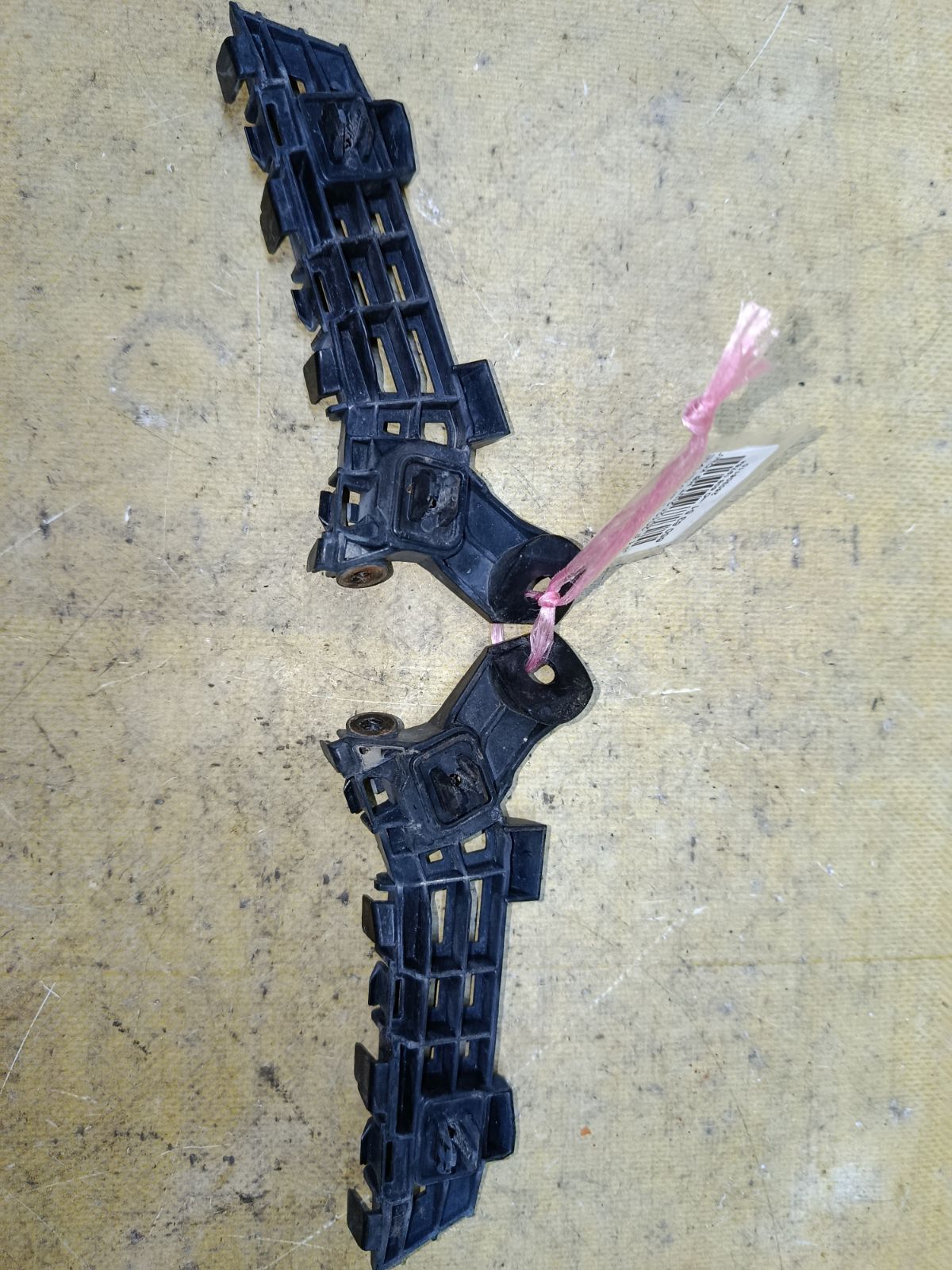 Крепление бампера на Honda N-Box JF1 Фото 2