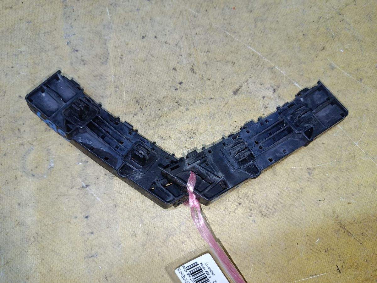 Крепление бампера на Honda Freed GB4 Фото 1