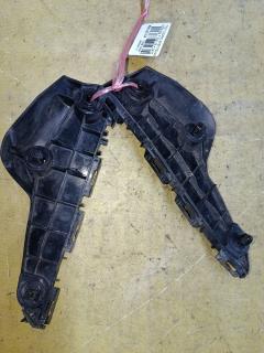 Крепление бампера на Toyota Corolla Axio NZE164 52115-12470  52116-12430, Переднее расположение