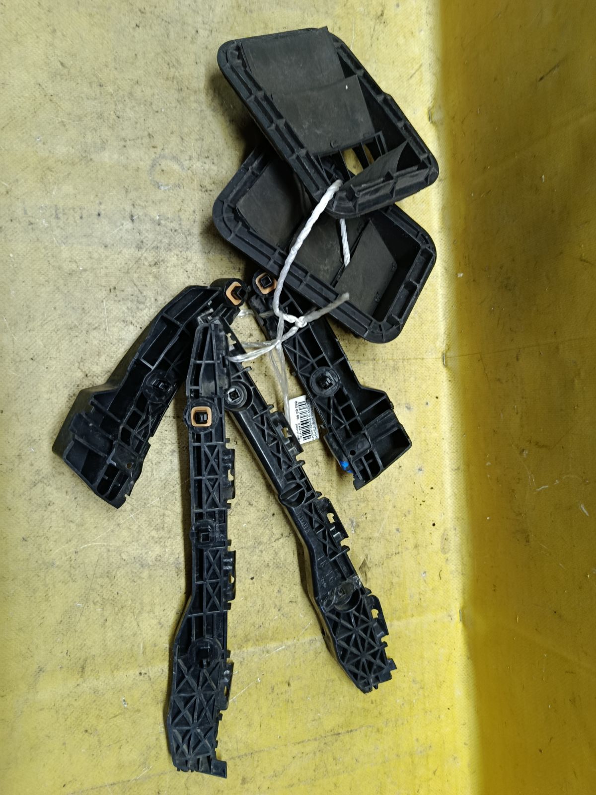 Крепление бампера 52562-42041, 52563-42021, 52156-42041, 52155-42021, 62940-44010 на Toyota Vanguard ACA33W Фото 1