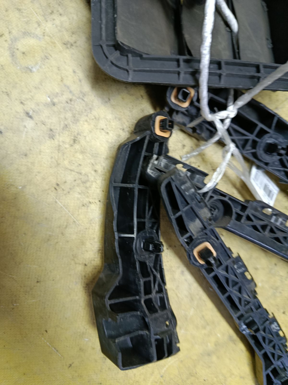 Крепление бампера 52562-42041, 52563-42021, 52156-42041, 52155-42021, 62940-44010 на Toyota Vanguard ACA33W Фото 4