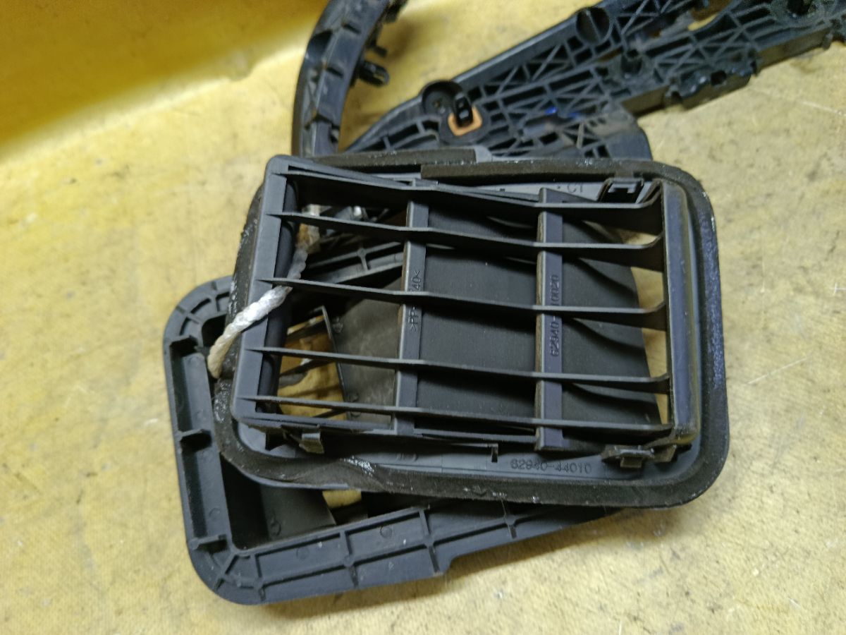 Крепление бампера 52562-42041, 52563-42021, 52156-42041, 52155-42021, 62940-44010 на Toyota Vanguard ACA33W Фото 10