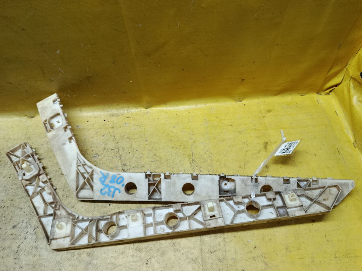 Крепление бампера 85220-JN20A, 85221-JN20A на Nissan Teana J32 Фото 1