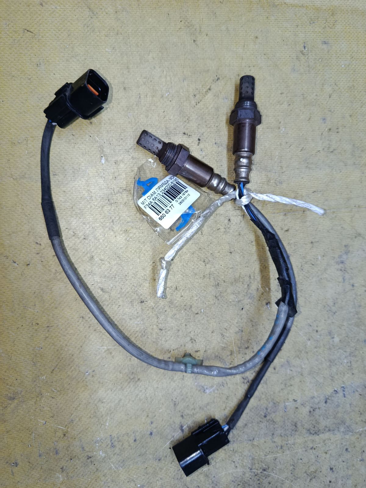 Лямбда-зонд 234000-8195 на Mitsubishi Diamante F34A 6A13 Фото 1