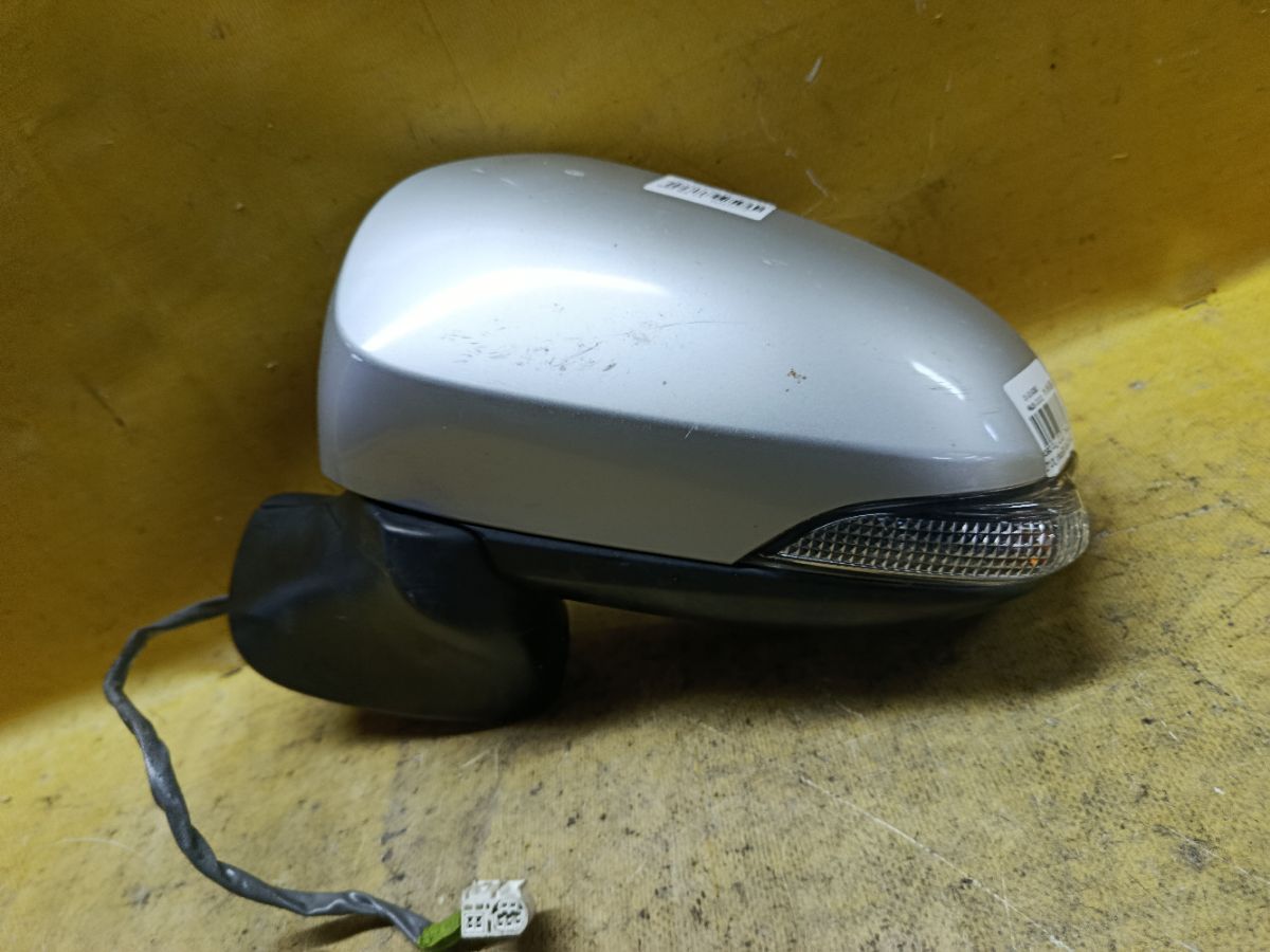 Зеркало двери боковой на Toyota Corolla Axio NZE164 Фото 1