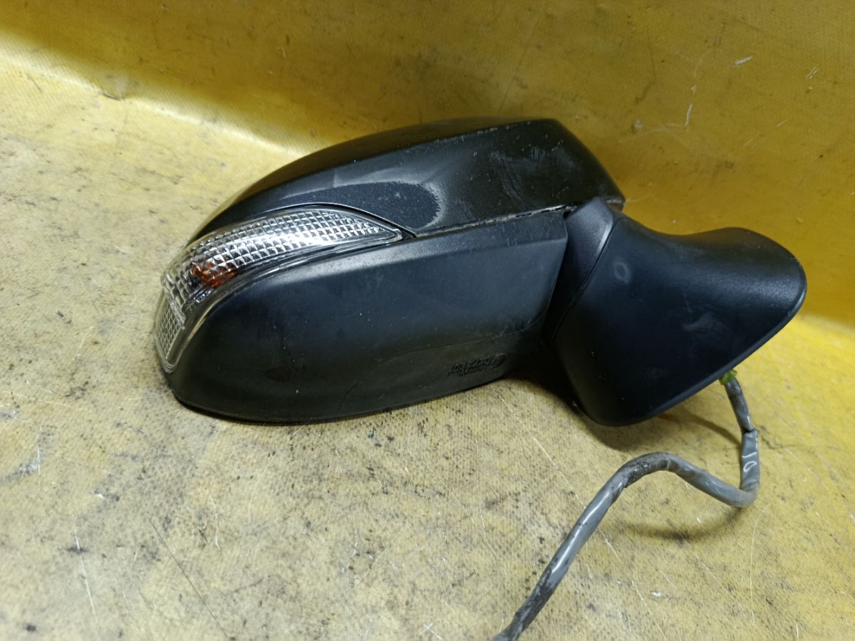 Зеркало двери боковой на Toyota Corolla Fielder NZE164G Фото 2